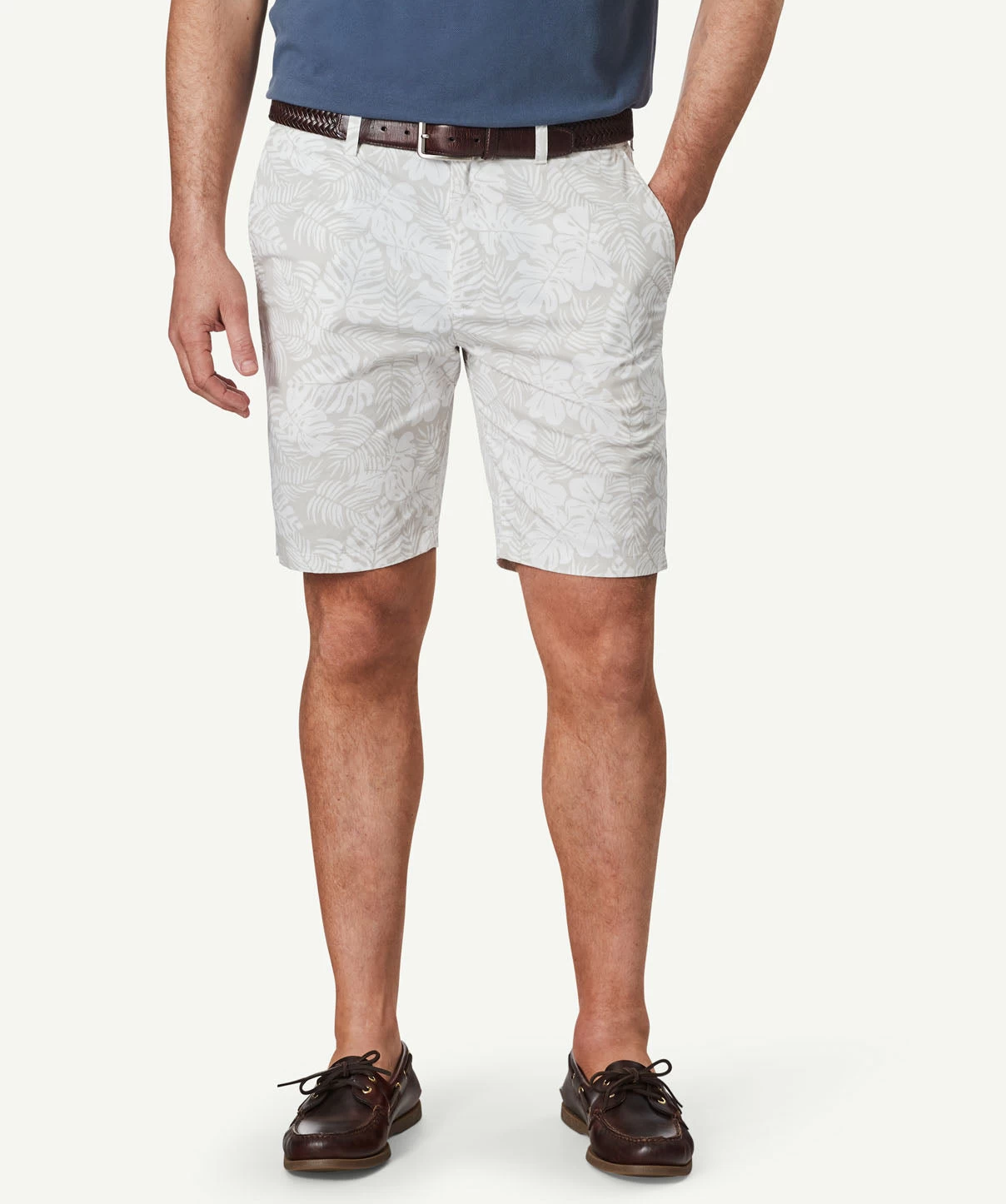 Modern Palm Print Short - Pale Grey