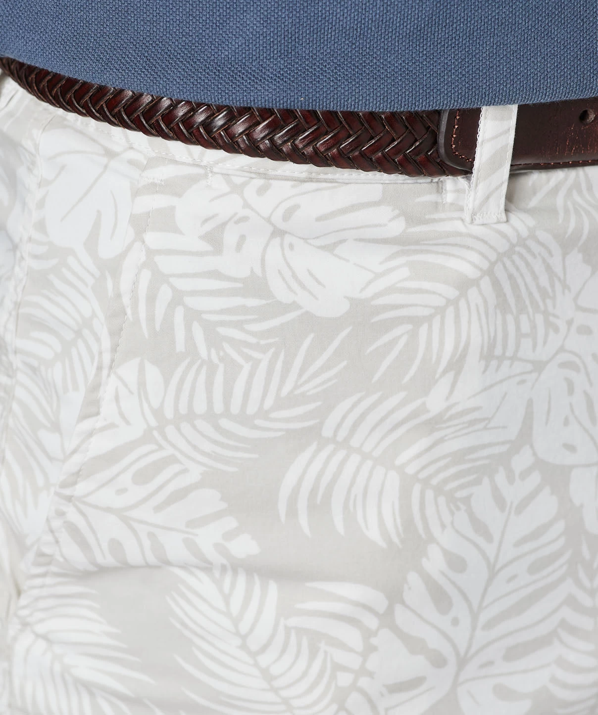 Modern Palm Print Short - Pale Grey - Image 6